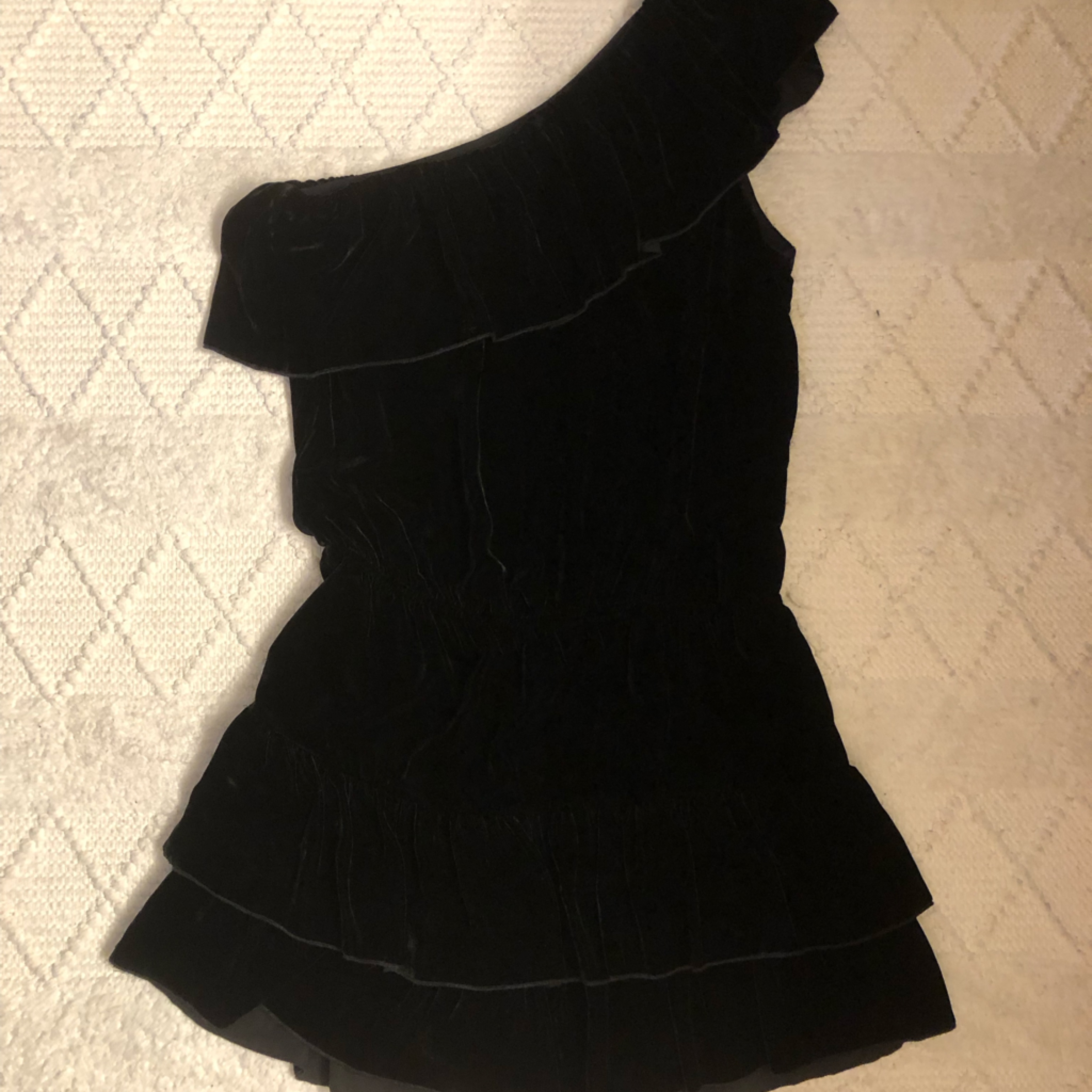 Joie Velvet Black Mini One-Shoulder Dress Ruffle 20% Silk, Size S